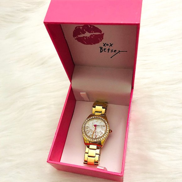 New! Betsey Johnson Rhinestones Heart Watch Gold main image 5